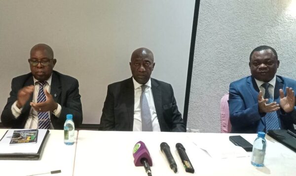 Les élus et cadres politiques de la province du Woleu Ntem en soutien à René Ndemezo’ Obiang, le « rassembleur »