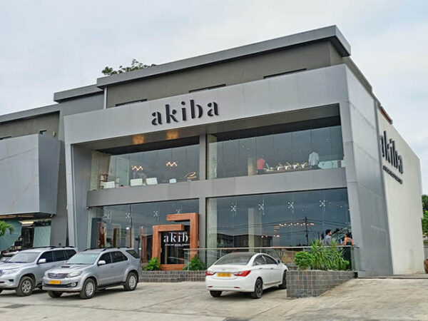 Filière bois / 3è transformation : Akiba Wood Furniture prend ses quartiers à Akanda
