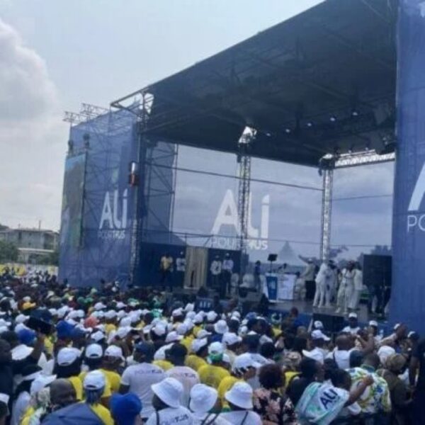 Gabon : « Ali pour tous » ont scandé les militants du PDG au meeting d’ouverture de la campagne