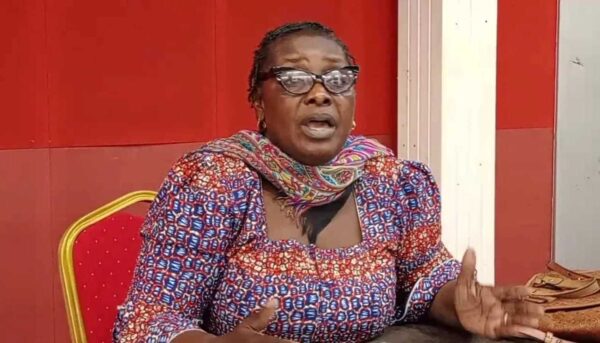 Gabon: Aminata Ondo s’insurge contre les frais de dossiers de participation aux concours d’Etat