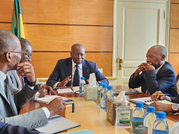Gabon : Charles Mba échange avec les responsables d’ANAREG et de SYNAREG