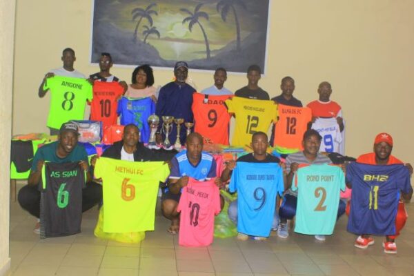 Oyem : Du matériel pour le tournoi «Fils de Nkoum Ekeign»