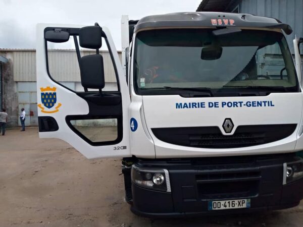 Mairie de Port-Gentil : Les maires d’arrondissements et les chefs de service sommés de garer leurs véhicules à 15h30 