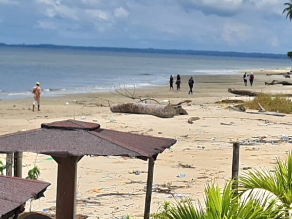Montée des eaux de mer : aucun dispositif de sécurité visible le long du littoral de Libreville